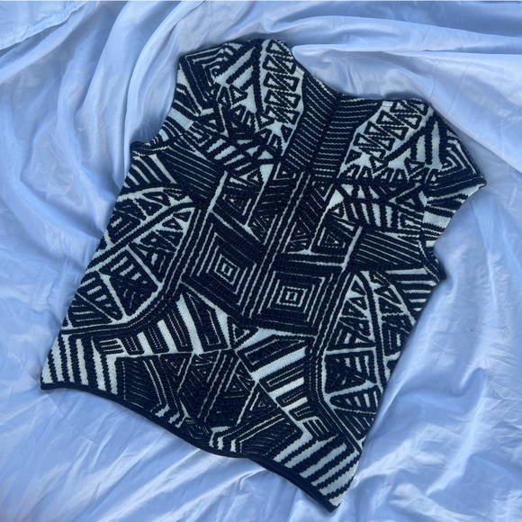 ANTHROPOLOGIE MOTH TOP - Picture 5 of 6